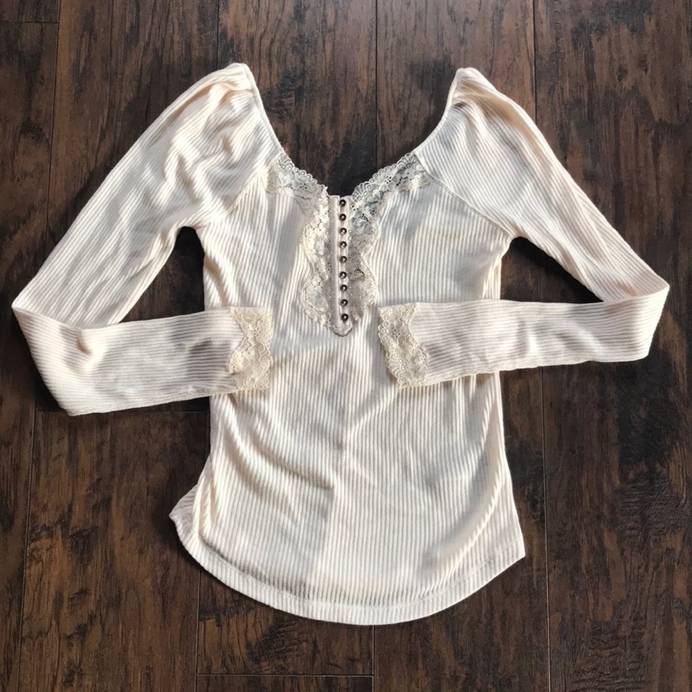 NWOT- Free People off the shoulder Blouse - Picture 3 of 5